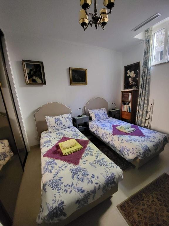 Sintra lousa Twin guest room with Private Bathroom Hotel in Sintra