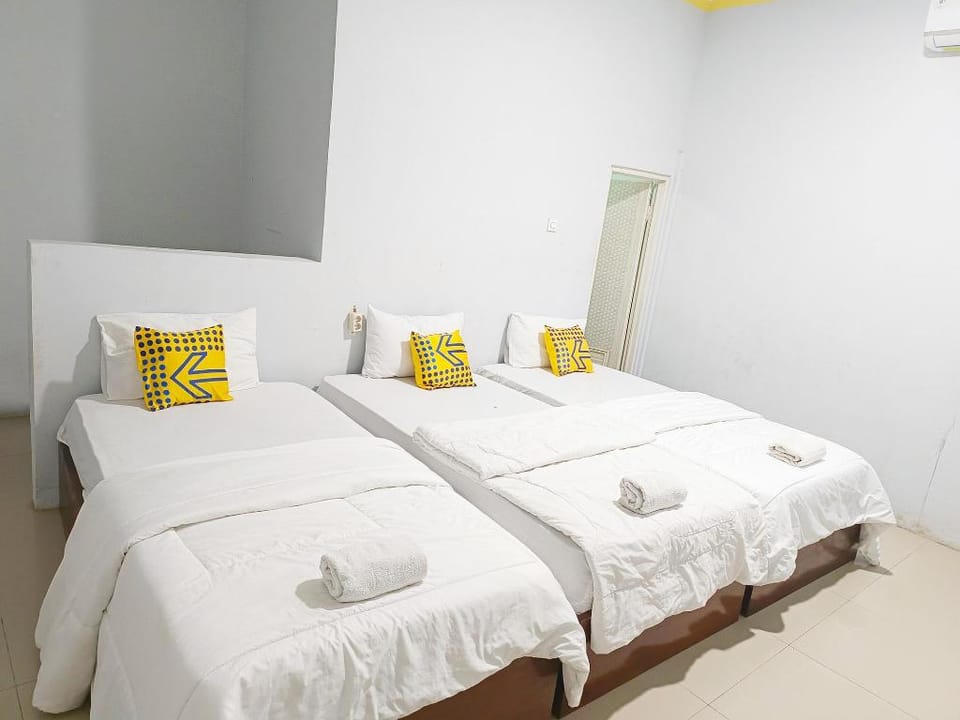 Penginapan Kurnia Sluke Hotel in East Java