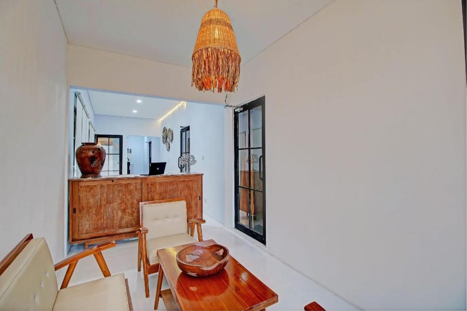 Collection O 93004 Double D Guest House Hotel in North Kuta