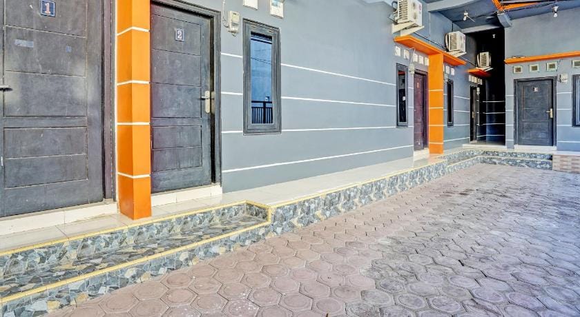 OYO Life  93032 Maju Mapan Homestay Syariah Hotel in East Java