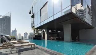 Pool&BTS Nana&MRT Sukhumvit&Max4ppl#9F58 Apartment in Bangkok