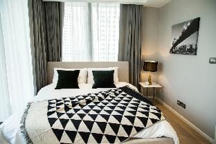 Pool&BTS Nana&MRT Sukhumvit&Max2ppl#12F86 Apartment in Bangkok