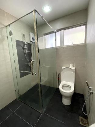 Contemporary studio space by Bangsar MRT Apartment in Federal Territory of Kuala Lumpur