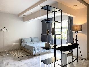 Contemporary studio space by Bangsar MRT Apartment in Federal Territory of Kuala Lumpur