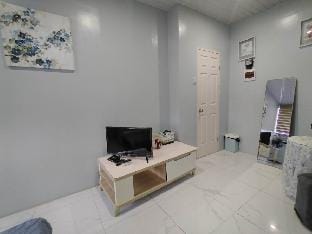 Hotel room with netflix Vacation rental in Davao City