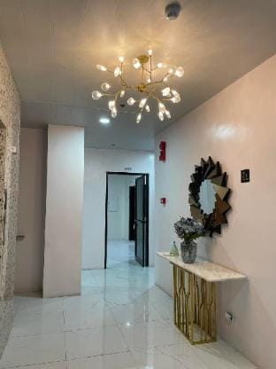 Super clean 1BR hotel at the center of Davao Netfx Vacation rental in Davao City