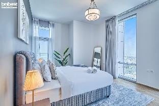 bnbmehomes | Modern Interior 2 BR |Al Habtoor-3504 Apartment in Dubai