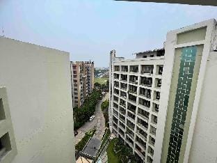 Top Floor Luxurious Studio Apartment Vacation rental in Kolkata