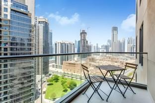 bnbmehomes|Cosy apt/short walk to Dubai Mall-2004 Apartment in Dubai