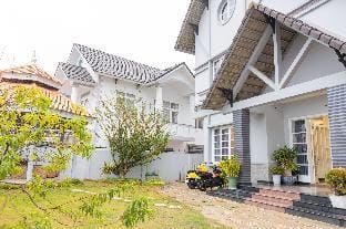 BIỆT THỰ 7 PHÒNG HIỆN ĐẠI, TIỆN NGHI, CÓ CHỖ ĐỖ XE Villa in Dalat