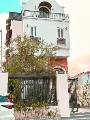 VILLA 12 PHÒNG, NGAY TRUNG TÂM đầy đủ tiện nghi Villa in Dalat