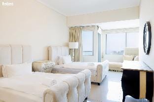 bnbmehomes | Sea View | Heart of Marina-5903 Apartment in Dubai