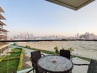bnbmehomes | Pvt Beach Resort| Infinity Pool-10201 Apartment in Dubai