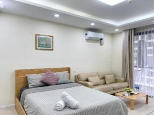 Luna's House #Studio Vinhome D'.Capitale 2304 Apartment in Laos