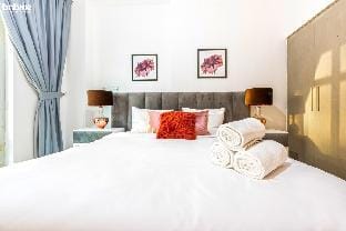 bnbmehomes | Duplex Living nr Dubai Mall-L313 Apartment in Dubai