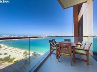 bnbmehomes |Look over the Palm and Arabian Sea-504 Apartment in Dubai
