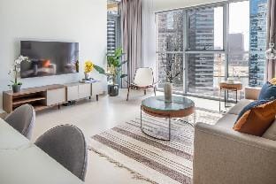 Silkhaus Modern luxury 1BDR Bellevue | Gym & Pool Vacation rental in Dubai