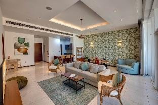 bnbmehomes | Pvt Beach, Infinity Pool @ Andaaz-204 Apartment in Dubai