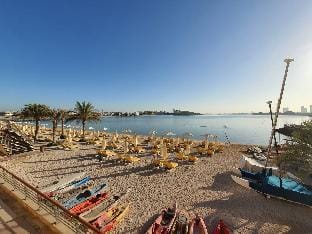 bnbmehomes | Pvt Beach, Infinity Pool @ Andaaz-204 Apartment in Dubai