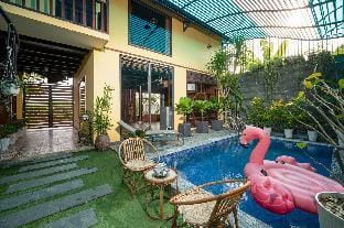 Biệt thự 4 phòng ngủ, hồ bơi, sân vườn rộng. Villa in Da Nang
