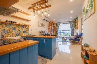 Vintage Homestay-View Vinuni-Vinhomes Ocean Park. Vacation rental in Laos