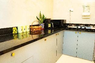Athena BnB - 500m from Pune Airport. Viman Nagar Apartment in Pune