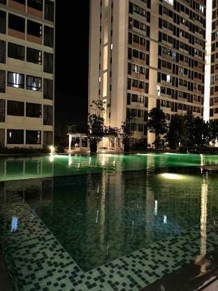 KLIA Studio Suite FREE wifi | Netflix | Pool Apartment in Selangor, Malaysia