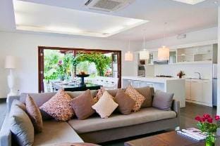 Luxury 2 BR Private Pool Villa #PS6 Villa in North Kuta