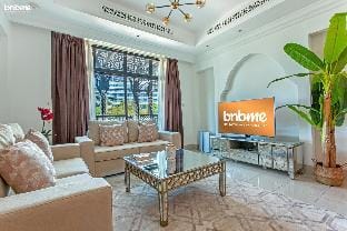 bnbmehomes |Traditional meets modern - 5041 Apartment in Dubai