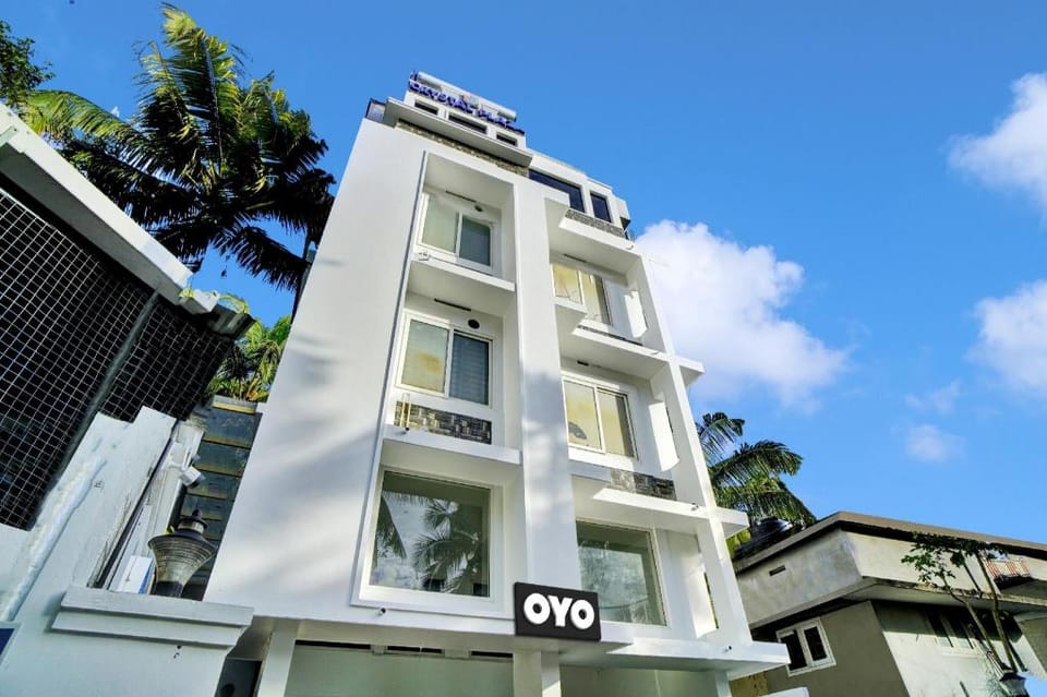 Super Hotel O Crystal Executive Suites Hotel in Kochi