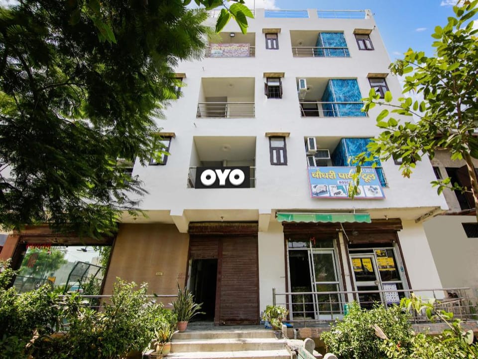 Hotel O Red Rose Hotel in Delhi