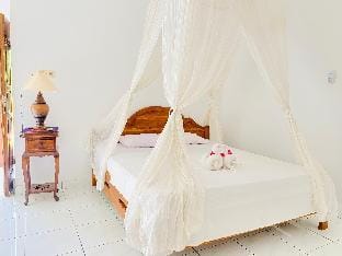 Suris  Bungalow Vacation rental in Buleleng