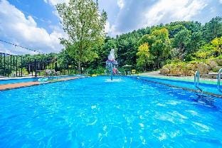 Pocheon Story Forest Caravan Glamping Bed and Breakfast in Gyeonggi-do