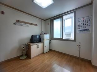 Songridan Pension Bed and Breakfast in Busan
