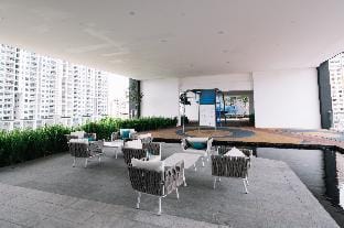 NEW Infinity Pool 3 Bedrooms 2 Carparks Vacation rental in George Town