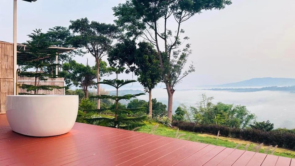เขาค้อ ริเวอร์แคมป์  Hotel in Laos