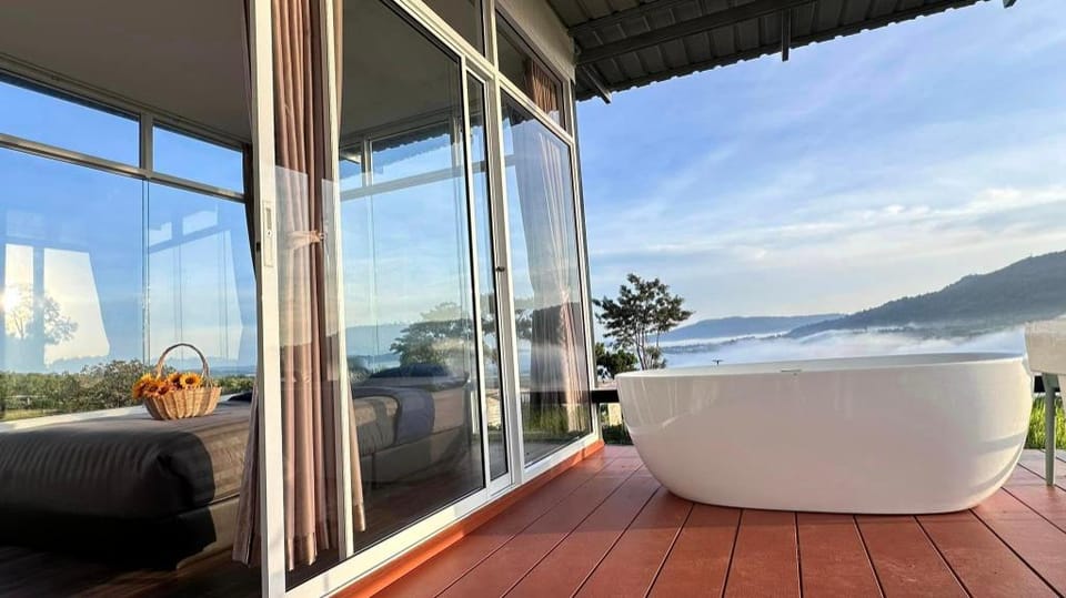 เขาค้อ ริเวอร์แคมป์  Hotel in Laos