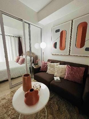 SuiteM - 1 Bedroom Condo at Azure Paranaque Apartment in Paranaque