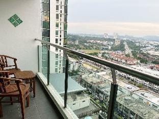 Safa’s Homestay @ Evo Bangi + Wifi,Netflix,Disney+ Apartment in Negeri Sembilan, Malaysia