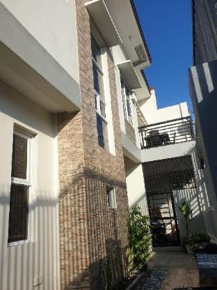 Casa Martine, a modern 3 bedroom home with pool Villa in Angeles