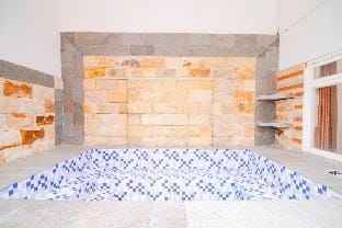 Andela Private Pool | Rooftop & Karaoke Vacation rental in Batu
