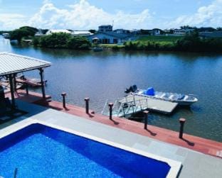 Waterfront Sunset Apartment Nadi - Water/Upstairs Apartment in Nadi