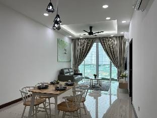 Paragon Suite, Kurist Room by Antlerzone Apartment in Johor Bahru