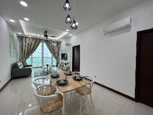 Paragon Suite, Kurist Room by Antlerzone Apartment in Johor Bahru
