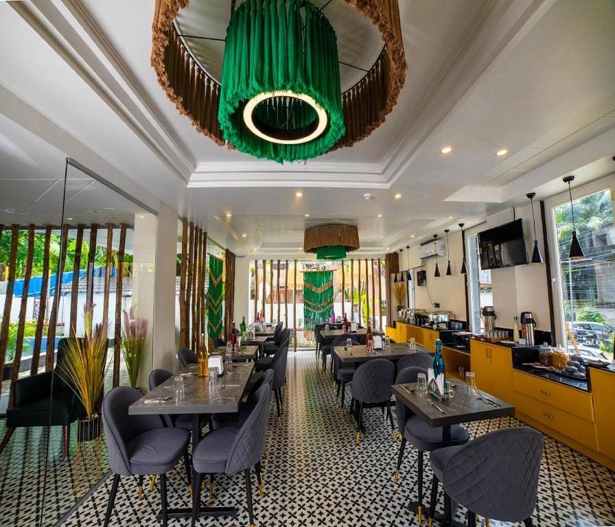 HUE GUH The Porto Candolim Hotel in Calangute