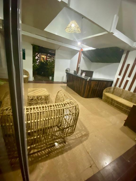 OYO 1007 5 Senses Hostel Hotel in Manila City