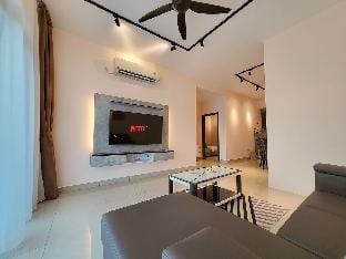 [D'Secret Tropika]-4Pax, Free Netflix & Parking Apartment in Johor Bahru