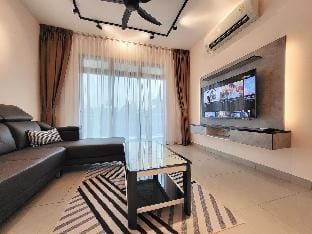 [D'Secret Tropika]-4Pax, Free Netflix & Parking Apartment in Johor Bahru