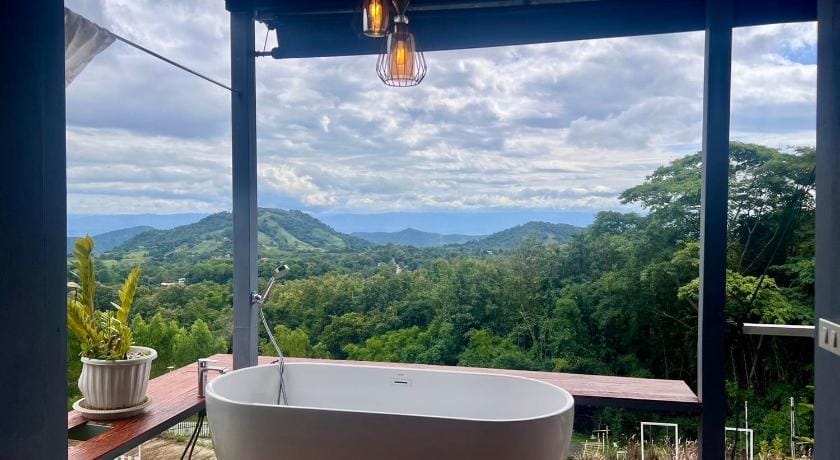 Cassandra Khaokho Resort Bed and Breakfast in Laos