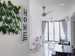 Legoland walk 3min 2RB Bunny Max8pax Dpristine Vacation rental in Johor
